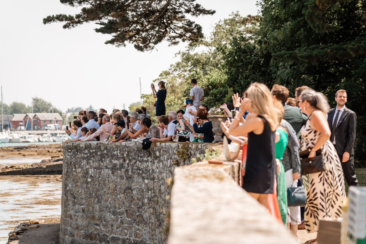 Mariage au Domaine de Kerenez : une arrivée en bateau pour une journée inoubliable
