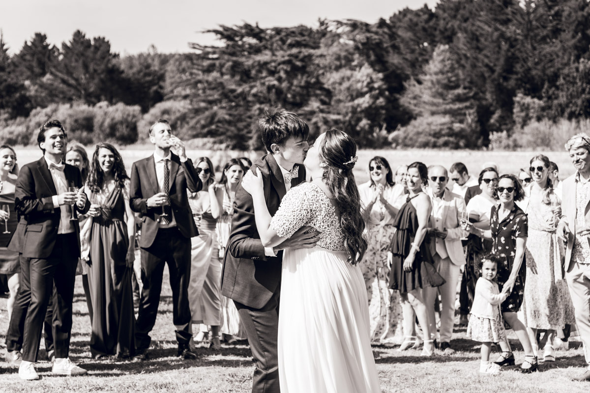 Mariage au Domaine de Kerenez : une arrivée en bateau pour une journée inoubliable