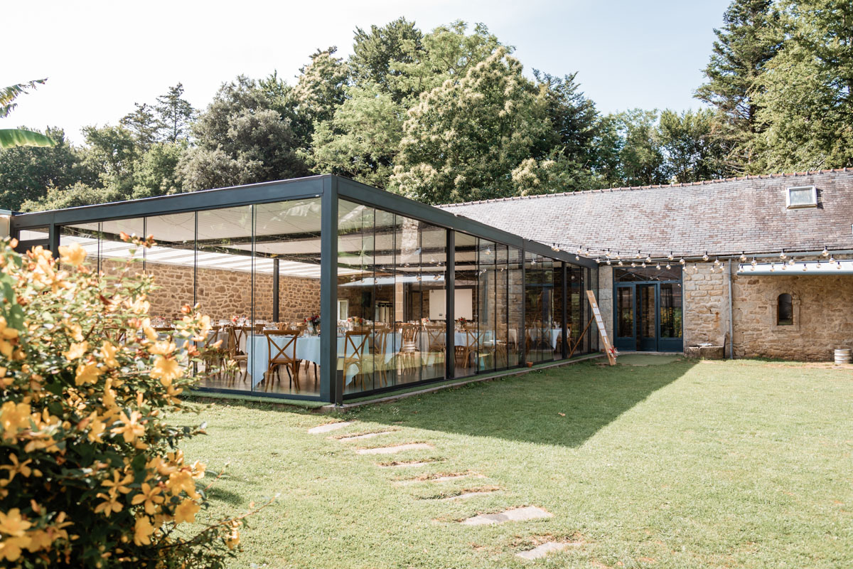 Mariage au Domaine de Kerenez : une arrivée en bateau pour une journée inoubliable