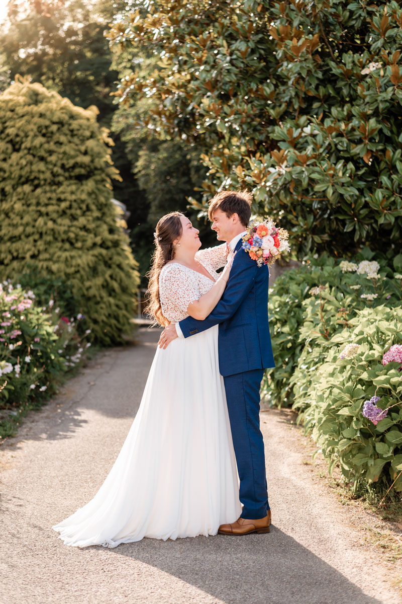 Mariage au Domaine de Kerenez : une arrivée en bateau pour une journée inoubliable