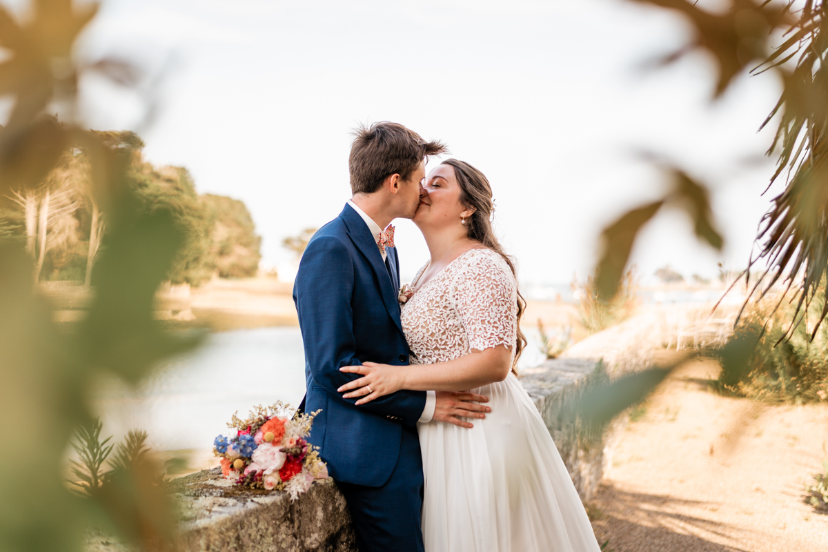 Mariage au Domaine de Kerenez : une arrivée en bateau pour une journée inoubliable